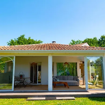 With Pool, Close To The Ле-Порж
